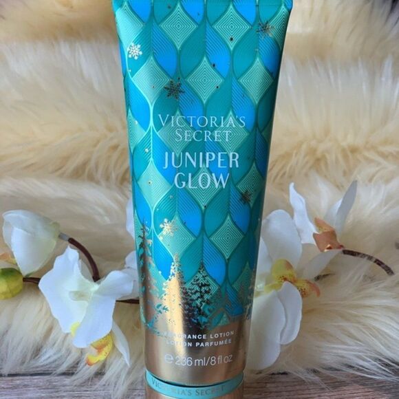 Victoria’s Secret Juniper Glow Fragrance Lotion - Picture 1 of 2